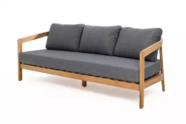 Деревянный диван из массива тика 3 местный с подушками