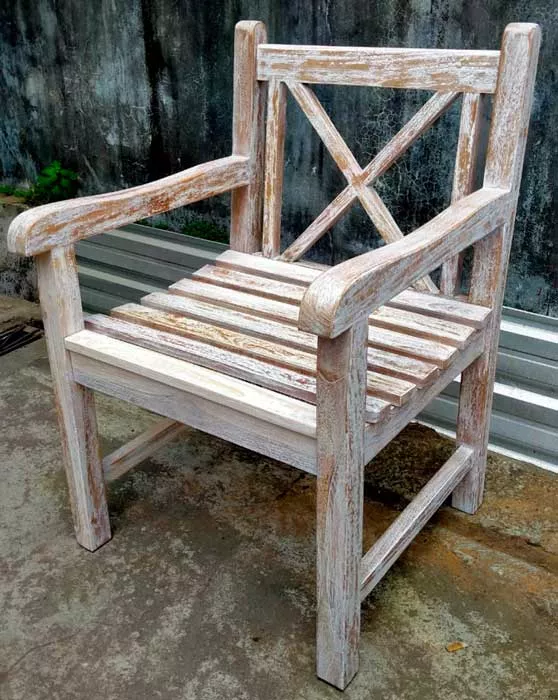 Тиковое кресло из массива для дачи купить недорого