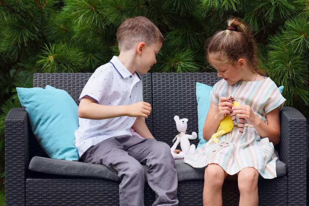 Пластиковый уличный 2-х местный диван, антрацит Пластиковый уличный 2-х местный диван, антрацит