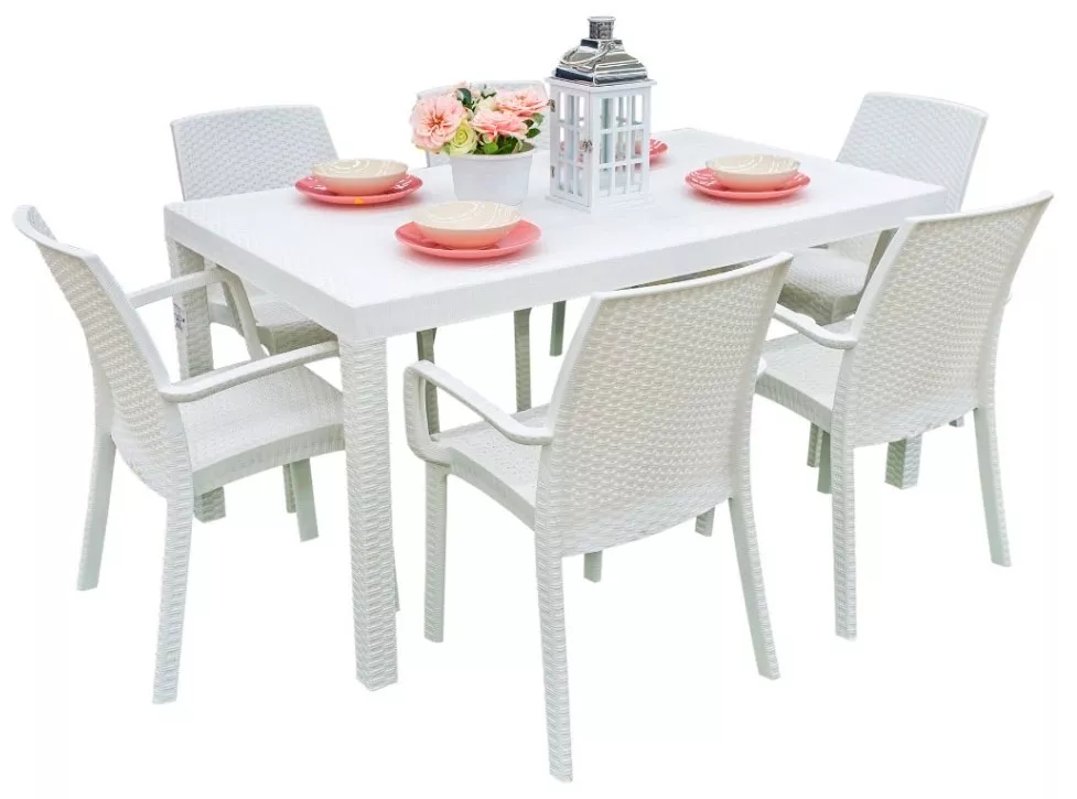 Просто добавьте комфорта! Мебель для дачи из пластика.