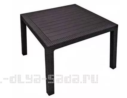 Уличный пластиковый стол с имитацией под ротанг