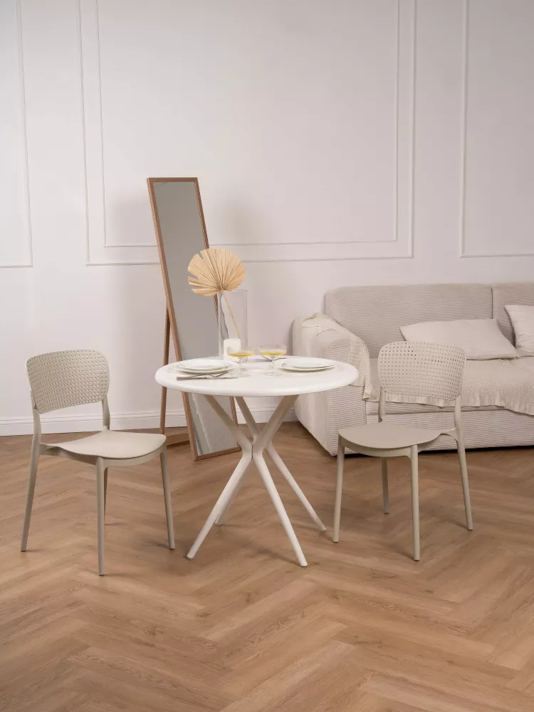 Светло-бежевый пластиковый стул со спинкой купить Светло-бежевый пластиковый стул со спинкой купить