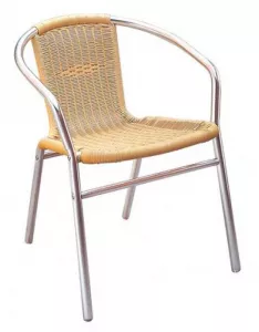 Алюминиевые стопируемые стулья с деревянным сиденьем и спинкой