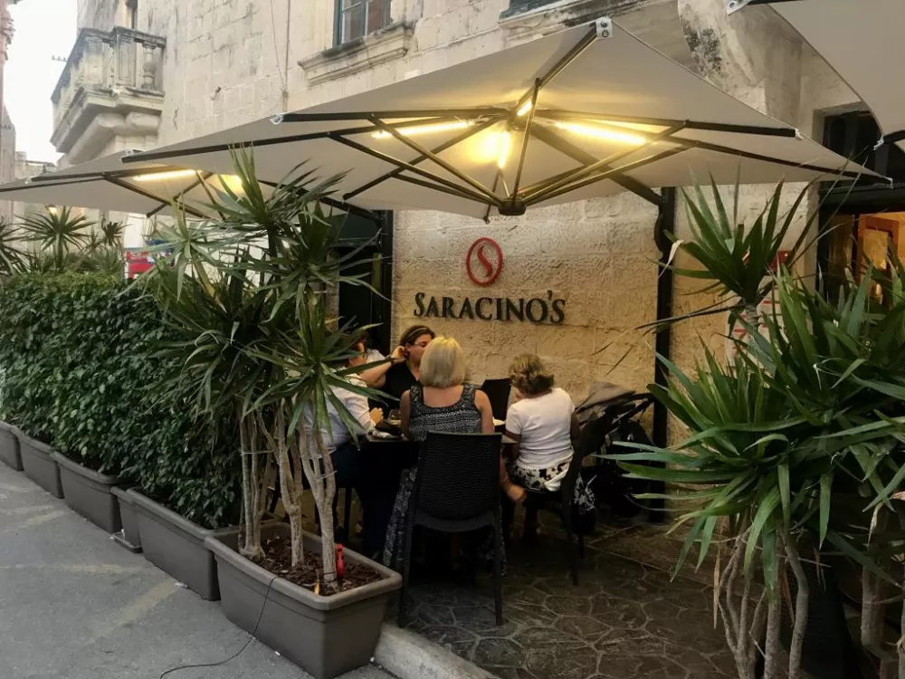 Зонт для кафе профессиональный 2,9х2,9. Купить! Зонт для кафе профессиональный 2,9х2,9. Купить!