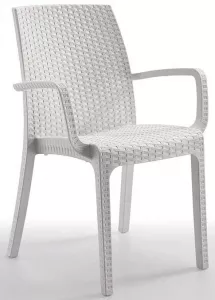 Пластиковый стул с имитацией ротанга, белый